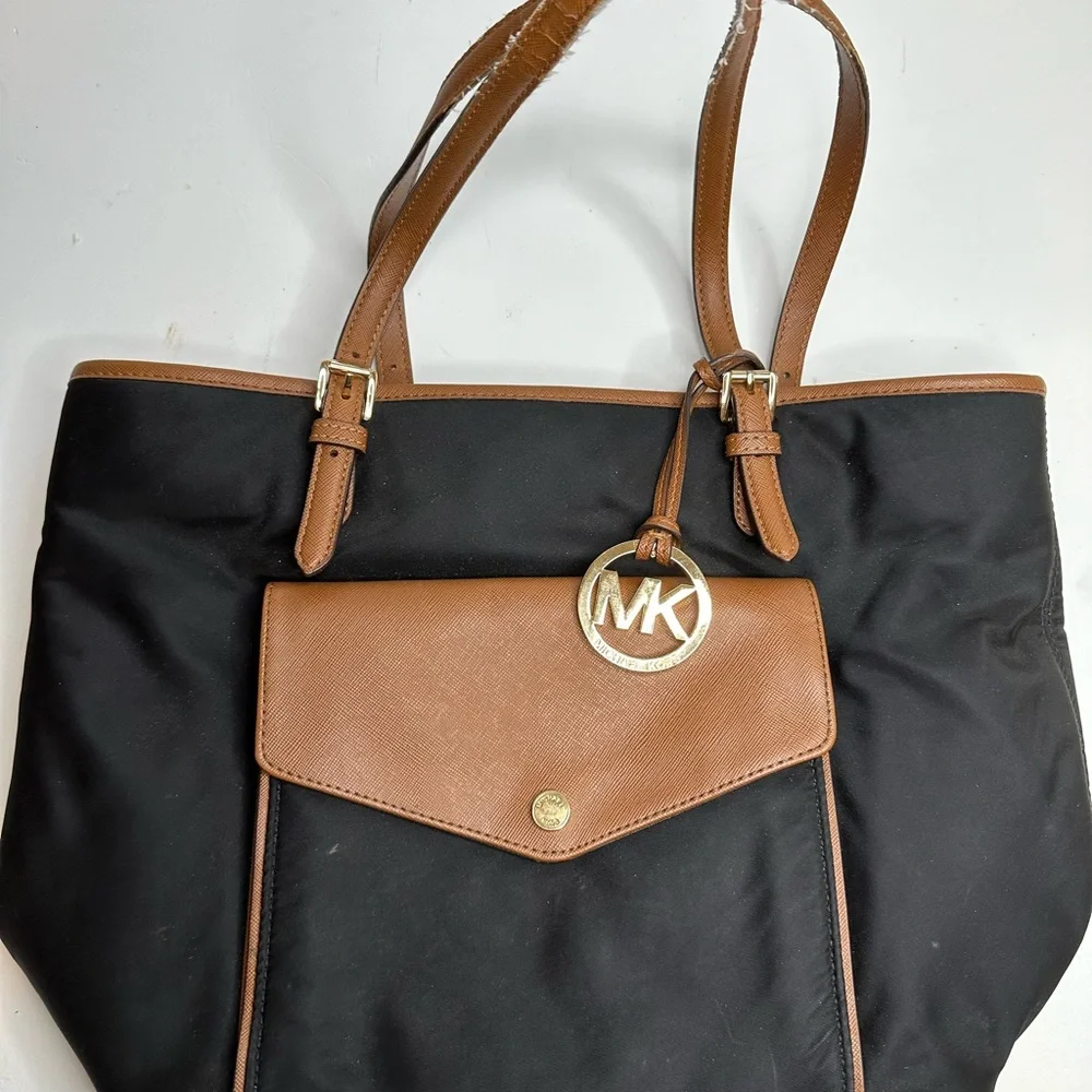 SOLD Michael Kors Jet Set LARGE Nylon & Leather Tote Bag Black & Brown With Care - Picture 8 of 15